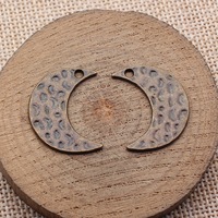 Colgante de Luna Creciente Martillada 25x19mm de Aleación de Zinc Bronce Antiguo con Aro Individual para Tejido de Atrapasueños Boho