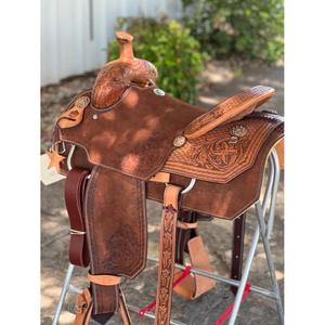Silla de montar para caballo de la mejor calidad, color marrón, en venta, personalizable, hecha en India, cuero genuino, estilo australiano-inglés, precio económico. - Product Image 2