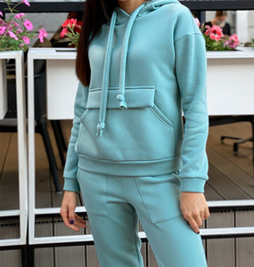 ชุดวอร์มมีฮู้ดสีพื้นสำหรับผู้หญิง แขนยาว มีกระเป๋าข้าง สวมใส่สบายๆ ในฤดูใบไม้ร่วง น้ำหนักเบา ผ้าฝ้าย 100% ทรงปกติ - Product Image 4