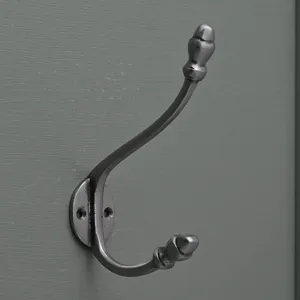 Double patère murale robuste pour chapeaux et peignoirs, quincaillerie métallique de style rustique pour la maison, vente en gros - Product Image 2