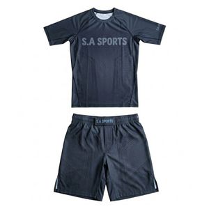 Conjunto Deportivo Minimalista Negro Mate, Ropa de Compresión de Color Sólido para Artes Marciales Mixtas (MMA) - Product Image 1