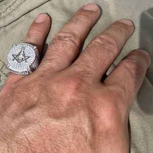 Bague pour homme en argent sterling plaqué or rose, sertie de moissanite et de diamants de laboratoire, motif symbole maçonnique, style Hip Hop, de luxe et de caractère - Product Image 5