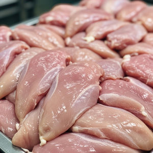 Pollo Entero Congelado Preparado Según Principios de Sacrificio Islámico para Distribución Global Segura y Mercados de Exportación - Product Image 5
