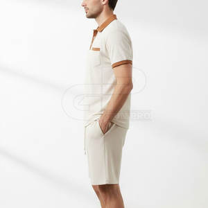 Ensemble short deux pièces pour homme, conçu pour le confort, la flexibilité et la respirabilité lors de la course à pied, de la gym ou des activités estivales. - Product Image 5