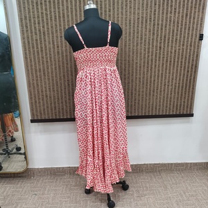 Robe longue décontractée d'été pour femme, style bohème, imprimé floral, en mélange de coton tissé, col en V, bretelles spaghetti, coupe trapèze ample, taille élastique - Product Image 2