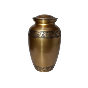 Urne funéraire élégante en laiton gravé, style américain, pour le stockage des cendres humaines et animales, avec design commémoratif. - Product Image 4