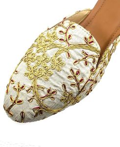 Calzado Khussa de Lujo para Bodas y Mehndi, Calzado Tradicional Pakistaní Jutti con Bordado Punjabi, Venta al por Mayor - Product Image 4