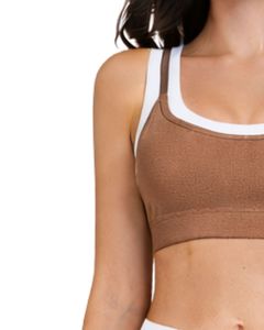 Ensemble de sport pour femme : soutien-gorge contrastant marron mocha et blanc et pantalon évasé taille haute extensible pour yoga, fitness, gym – Vente en gros OEM personnalisée - Product Image 4