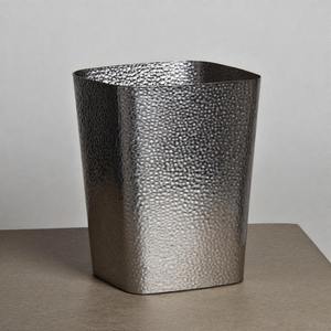 Les poubelles métalliques robustes pour le recyclage des déchets, conçues pour une utilisation durable et respectueuses de l'environnement, réduisent l'impact environnemental grâce à leur longue durée de vie. - Product Image 2