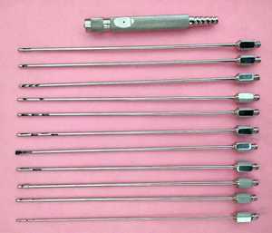ชุดอุปกรณ์ดูดไขมันแบบล็อค Luer ได้รับการรับรองมาตรฐาน CE จำนวน 11 ชิ้น ขนาด 4 มม. x 25 ซม. พร้อมด้ามจับพลาสติก สำหรับศัลยกรรมความงาม ยี่ห้อ Salaar Industry - Product Image 1