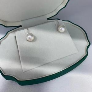 Pendientes de Plata de Ley S925 con Perlas Negras Naturales de 10-9 mm, con Acabado Brillante de Espejo, Ligeros y Delicados, con un Estilo Sencillo y Moderno - Product Image 2