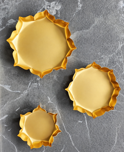 Juego de Portavelas de Metal Dorado con Diseño de Flor de Loto, Hecho a Mano, Estilo Clásico para Cocina (Juego de 3) - Product Image 1
