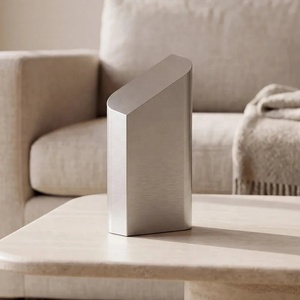 Vase décoratif en métal argenté, sculpture asymétrique pour console, cheminée ou étagère - Product Image 2