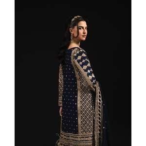 Ensemble de costume de fête pour femmes avec fil et travail de séquence - Product Image 4