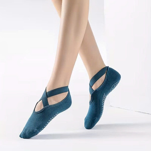 Chaussettes de sport antidérapantes en coton extensible respirant et confortable pour yoga, pilates et fitness, idéales pour l'entraînement en intérieur - Product Image 5