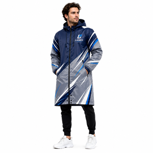 Manteau de pluie à capuche personnalisé, fin, imperméable, sublimation, pour hommes, en polyester enduit de PVC, long, doublure en maille, coupe-vent, pour le travail en extérieur, OEM ODM - Product Image 1