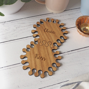 Bonitos posavasos en forma de punto hechos de madera cortada con láser para cafeterías familiares. - Product Image 4
