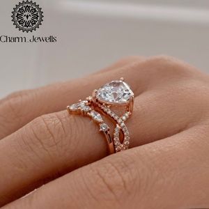 Bague de fiançailles en moissanite taille coussin Charm Jewells, en argent 925, sertie de griffes, avec bande pavée, certifiée IGI, style classique pour femme - Product Image 4