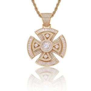 Pendentif Hip Hop en Moissanite Sertie de Pierres, Croix Rotative Plaqué Or, Collier Pendentif Croix - Product Image 1
