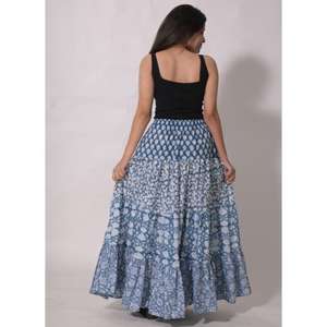 Jupe longue en coton imprimé patchwork, design enveloppant, écologique, style bohème, faite à la main, ethnique indienne, à motifs floraux, pour l'été, pour femmes - Product Image 4