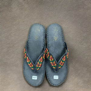 Sandales ornées de perles - Product Image 1