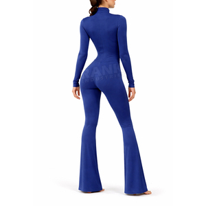 Combinaison pour femmes fabriquée au Pakistan, design sportif élégant, qualité supérieure, impression de logo personnalisée, vente en gros - Product Image 2