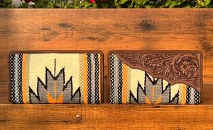 Nouvel arrivage de portefeuille à deux volets en cuir usiné aztèque de l'Ouest portefeuille à usage multiple en cuir matelassé aztèque unique pour femmes - Product Image 5