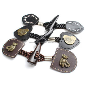 Cierre de Palanca de Cuerno Natural Pulido de Alta Calidad, Ecológico y Hecho a Mano, con Diseño de Oso, Precios Increíbles - Product Image 1