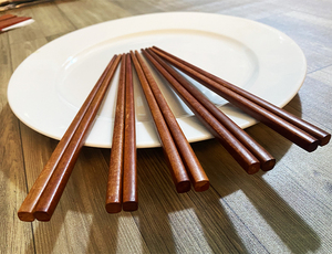 Palillos de Madera Natural Reutilizables, Aptos para Lavavajillas, Hechos a Mano, para Cocinar, Comer, Restaurantes y Hogar - Product Image 3