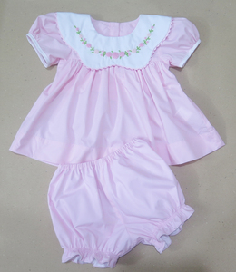 Vente en gros de robes pour bébé fille brodées à la main / Robes pour bébé fille sur mesure. - Product Image 4