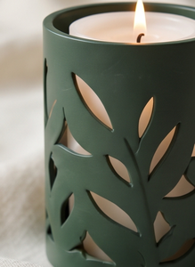 Porte-bougie moderne en métal vert foncé avec découpe en forme de feuille, design cylindrique, support de pilier, centre de table, décoration intérieure - Product Image 5