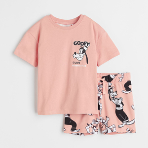 ชุดเสื้อผ้าเด็กผู้ชายลายโลโก้แบบใหม่ ชุดกีฬาฤดูร้อนลำลองแขนสั้น - Product Image 3