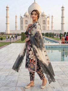 Ensemble prêt-à-porter entièrement cousu : haut en mousseline imprimé avec broderie et découpe de designer, pantalon imprimé et dupatta en organza. - Product Image 3