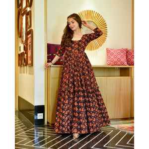 Gown-AC-7003 longues en soie noire Masleen - Product Image 3