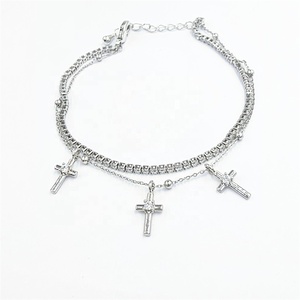 Bracelet chaîne avec pendentif croix bohème plaqué rhodium et strass en cristal, cadeau unisexe, plaqué 4 couches - Product Image 1