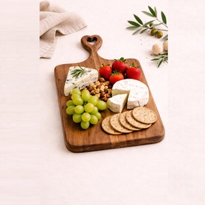 Tabla de cortar de madera de acacia premium con asa en forma de corazón, tabla de cortar de madera dura natural duradera para cocina y tabla decorativa - Product Image 5
