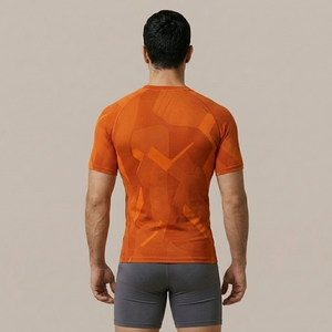 Maillot de sport OEM personnalisé pour homme, à manches courtes, compressif, extensible, pour la gym et l'entraînement, vêtement de performance athlétique - Product Image 2