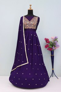 Ensemble Anarkali en rayonne brodée violette avec dupatta, tenue de mariage traditionnelle indienne et pakistanaise, coupe ample longue pour femme - Product Image 3