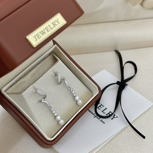 Boucles d'oreilles pendantes Galaxy Moonlight Fashion, perles d'eau douce et argent pur avec pompon, design populaire en gros - Product Image 3