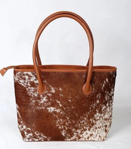 Bolso Tote de Cuero de Vaca con Pelo, Hecho a Mano, Bolso de Cuero Premium, Bolso Tote Vintage de Gran Capacidad - Product Image 3