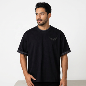Camiseta Negra Extra Grande para Hombre con Logotipo de Alas Bordado, Manga Corta, Ribete en Contraste, Cuello Redondo, Corte Casual - Product Image 5