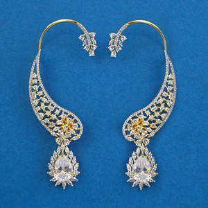 Grossiste et fabricant de boucles d'oreilles américaines en diamant avec placage bicolore 444136 - Product Image 2