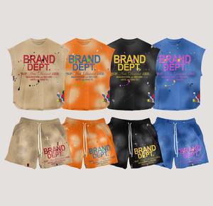 Ensemble deux pièces pour homme : T-shirt en coton délavé au soleil avec impression sérigraphiée de strass personnalisés et short de survêtement à rayures latérales effet usé - Product Image 1