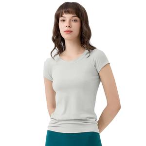 Camisetas de mujer de alta calidad, diseño personalizado, logotipo impreso con lentejuelas, moda 100% algodón en blanco, chicas adolescentes, informal, longitud corta - Product Image 1