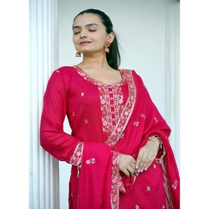 Conjunto de traje de mujer de diseñador con trabajo bordado de secuencia Conjunto bordado elegante - Product Image 3