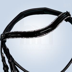 Bridon de dressage anatomique haut de gamme en cuir verni noir avec sangle de front et rênes ornées de cristaux argentés – Équipement équestre en gros - Product Image 4
