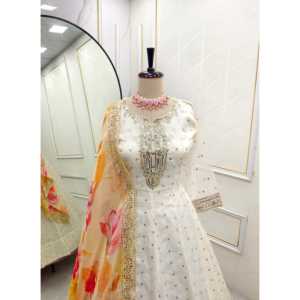 Hermoso Vestido Anarkali de Organza con Dupatta, Conjunto de Pantalón y Blusa para Fiestas - Product Image 2