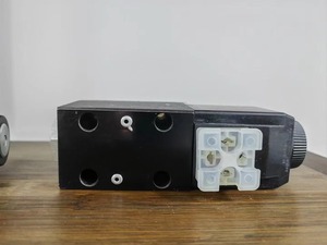 DG4V-3-2N-M-U-H7-60 DG4V-3-2N-M-U-D6-60 ไฮดรอลิกโซลินอยด์วาล์วทางเดียว 1/4 นิ้วพอร์ต 500 บาร์แรงดันสูงสุด 24V DC 110V AC - Product Image 1