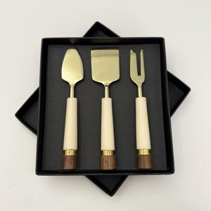 Ensemble de couteaux à fromage en acier inoxydable avec manche en résine, design tendance, fabriqué par R B Overseas, qualité et longévité exceptionnelles - Product Image 2