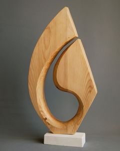 Centre de table en bois de grande qualité à prix raisonnable pour l'agencement de dîner d'anniversaire et la présentation d'arrangements romantiques avec des bougies. - Product Image 3